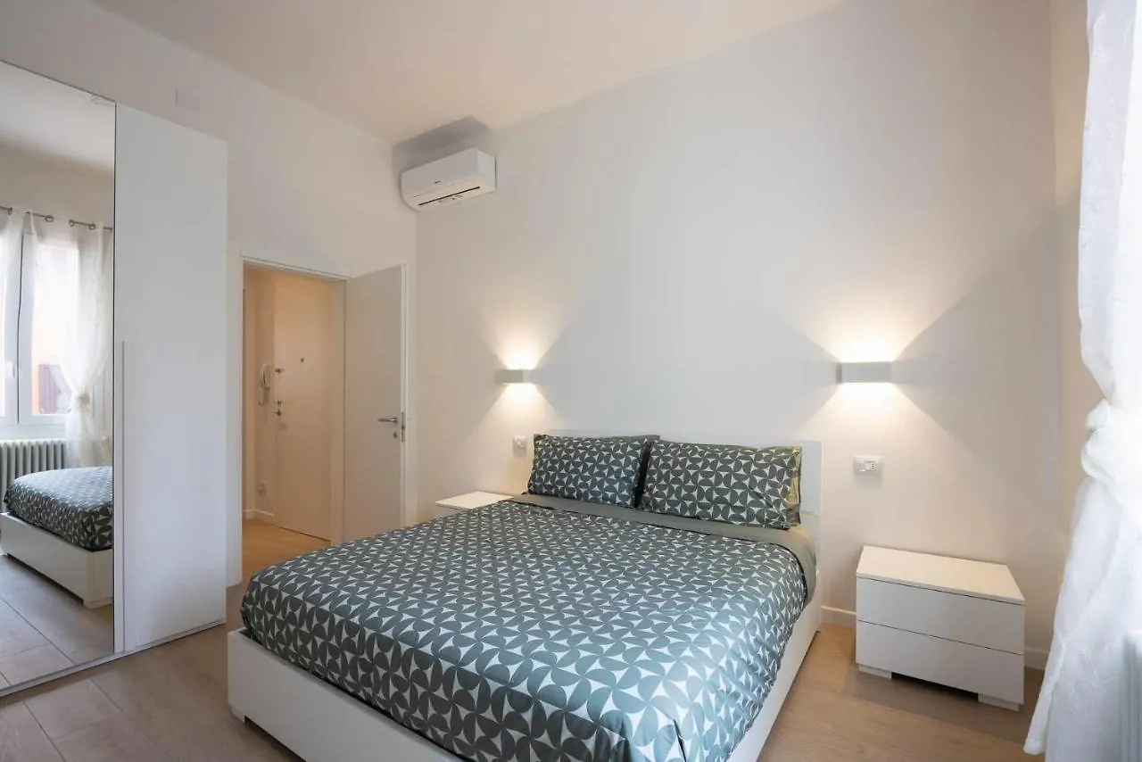 Camonia Luxury Free Parking 2Km Da Bologna Apartment Italy